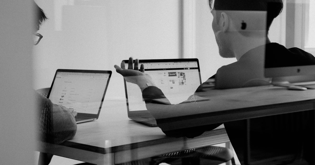 Top 10 Competitors to Intercom for Better Customer Engagement thumbnail